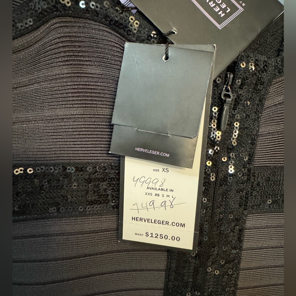 Herve Leger dress in xs . - Picture 4 of 4